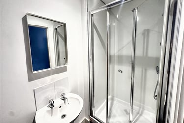8 bed flat, 10 Kinterbury Street, City Centre, Plymouth, PL12DG - Image 5